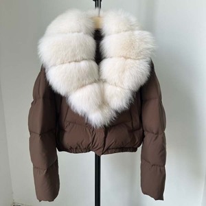 Cappotto Invernale Elegante da Donna con Collo in Pelliccia di Volpe di Alta Qualità, Antivento, Bestseller Disponibile, Caldo e Leggero (Sotto i 100g) - Product Image 4