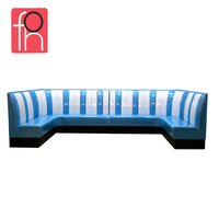 Big Hotel Red Velvet Halbrunde Sofa kabine und Tisch in Los Angeles LA