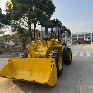Chargeuse <span class=keywords><strong>Komatsu</strong></span> <span class=keywords><strong>WA100</strong></span> d'occasion fiable, puissante et économique pour les travaux d'excavation urbaine - Product Image 6