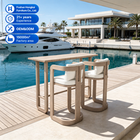 Ensemble de table de bar d'extérieur moderne en 3 pièces avec 2 chaises de bar rembourrées pour hôtel, complexe hôtelier, marina, patio, bord de piscine