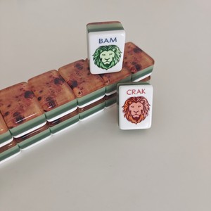 Nouvelles Tuiles de Mahjong Américain Auspicious Koi 2026 <span class=keywords><strong>en</strong></span> Acrylique Gravées au Laser avec Dos Effet Bois – Durables, Écologiques et Personnalisables pour <span class=keywords><strong>Jeu</strong></span> d'Échecs - Product Image 1