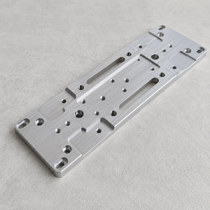 Fabricante de Placas Base de Aluminio con Perforaciones CNC, Hechas a Medida Según Dibujo OEM, para Equipos Industriales y de Automatización - Product Image 3