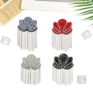 Distintivo da Spalla di Lusso Fatto a Mano in Metallo <span class=keywords><strong>con</strong></span> Nappe, Applicazioni Ricamate in Tessuto <span class=keywords><strong>con</strong></span> Strass e Perline per Spettacoli Teatrali - Product Image 2