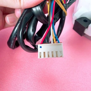 Motor CC sin escobillas Wzdk100-38G 380V 100W 800RPM para unidad exterior de aire acondicionado Midea - Product Image 2