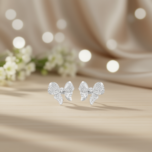 Orecchini a perno con fiocco color oro per donna, con micro inserti di strass in cristallo, gioielli alla moda e graziosi per feste, in lega. - Product Image 2