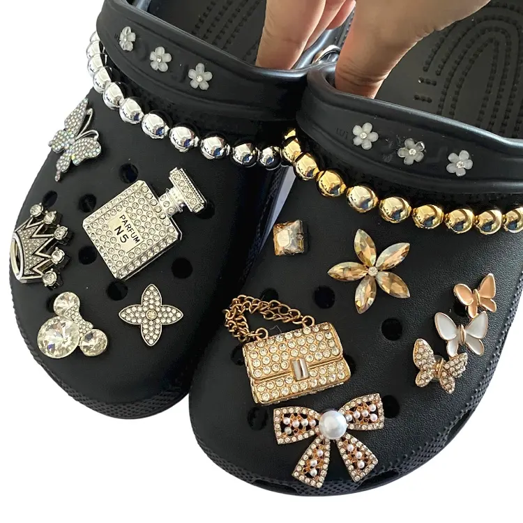 Encantos de sapato Bling de luxo por atacado com strass metal desenhista encantos de sapato de moda encantos de sapato de diamante decoração