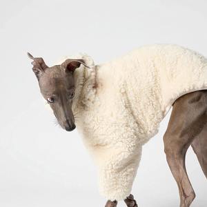 क्यूईईंग पालतू कस्टम नए डिजाइनर लक्जरी अलका गर्म नरम ग्रेहाउंड कपड़े कुत्ते कोट दो पैर इतालवी ग्रेहाउंड गर्म नरम नरम नरम - Product Image 3