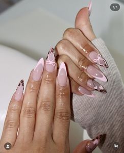 <span class=keywords><strong>Uñas</strong></span> Postizas Coloridas con Estampado de Leopardo, Puntos Rosas, Azules y Morados sobre Base Transparente, Divertido Estampado <span class=keywords><strong>Animal</strong></span> con Diseño Clásico - Product Image 1