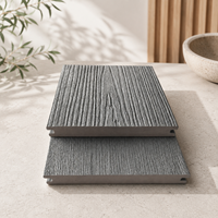Planches de terrasse en composite WPC de qualité commerciale, deuxième génération, co-extrusion, pour hôtels, parcs et espaces publics