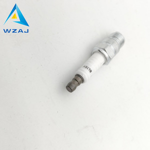 Bujía WZAJ BL15YC para motor de gasolina Chevrolet 305 y 350 - Product Image 3