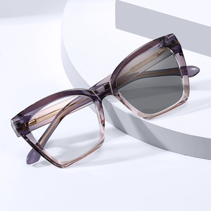 Gafas Fotocromáticas <span class=keywords><strong>Vogue</strong></span> TR90 MS 81712 con Montura Geométrica, Textura Pulida Refinada y Diseño Minimalista - Product Image 2