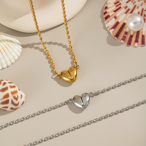 Collier d'<span class=keywords><strong>amour</strong></span> à la mode 2026, bijoux cadeau, collier à pendentif magnétique en acier inoxydable hypoallergénique en forme <span class=keywords><strong>de</strong></span> cœur pour les couples - Product Image 5