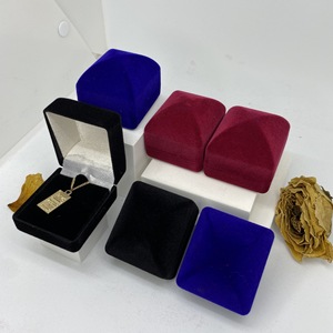 Caja de Joyería Minimalista de Alta Gama en Color Sólido, Estilo Cuadrado con Esquinas Redondeadas, Venta al por Mayor de Cajas de Joyería de Alta Calidad - Product Image 3