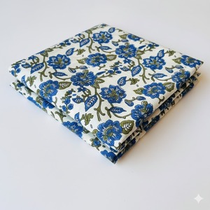 Tela de punto floral 100% algodón peinado, ligera y transpirable, con estampado a mano estilo Jaipuri, para confección de vestidos vintage para niñas. - Product Image 1