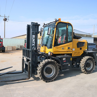 Offre Spéciale tout-terrain chariot élévateur 5 tonnes 8 tonnes 10 tonnes 15 tonnes à quatre roues motrices chariot élévateur tout terrain accidenté