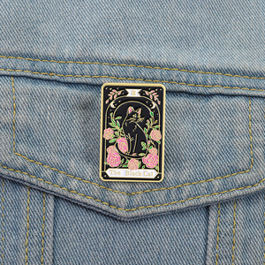 Gato negro esmalte Pin Tarot tarjeta Floral Punk gótico broche solapa insignia joyería regalo para amigos al por mayor - Product Image 1