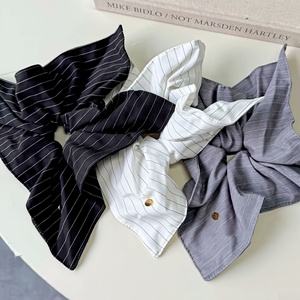 Élastique à cheveux coréen en tissu, couleur unie, surdimensionné, à rayures, grand chouchou - Product Image 1