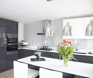 Ensemble d'armoires de cuisine modulaires modernes en bois à finition brillante personnalisée pour appartement, villa, hôpital et centre commercial - Product Image 2