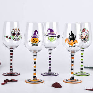 Copas de Vino Pintadas a Mano para Halloween, Copas con Diseño de Calavera, Fantasma y Castillo, Copas de Vino Tinto con Tallo Rayado para Regalos y Decoración de Fiestas - Product Image 3