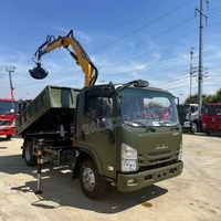 Camion benne hydraulique 4x2 Isuzu KV100 de Chine avec grue intégrée et benne basculante 4T 5T pour le transport de briques et de bois