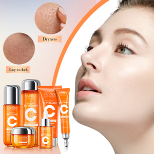 Set <span class=keywords><strong>di</strong></span> Cura della <span class=keywords><strong>Pelle</strong></span> a Marchio Privato con Cinque Prodotti: <span class=keywords><strong>Vitamina</strong></span> <span class=keywords><strong>C</strong></span> e Niacinamide, Confezione Regalo per Sbiancamento, Illuminazione, Nutrimento e Idratazione della <span class=keywords><strong>Pelle</strong></span> - Product Image 2