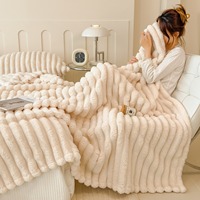 La manta estampada multifuncional de rayas anchas gruesas de Color sólido se puede utilizar como sábana de cama, manta para siesta o manta para mascotas