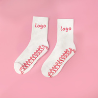 Chaussettes de yoga antidérapantes en coton premium pour femme, avec logo personnalisé acceptable, motif mignon, pour l'automne, avec logo en silicone sur la semelle pour le Pilates