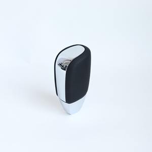 Accessoires <span class=keywords><strong>de</strong></span> voiture Chrome pour Chrysler 300C Bouton <span class=keywords><strong>de</strong></span> galvanoplastie <span class=keywords><strong>Levier</strong></span> <span class=keywords><strong>de</strong></span> tête <span class=keywords><strong>automatique</strong></span> AT Poignées <span class=keywords><strong>de</strong></span> boîte <span class=keywords><strong>de</strong></span> vitesses Pommeau <span class=keywords><strong>de</strong></span> <span class=keywords><strong>levier</strong></span> <span class=keywords><strong>de</strong></span> <span class=keywords><strong>vitesse</strong></span> - Product Image 6