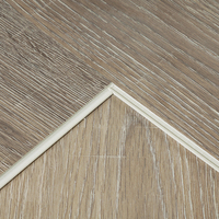 Revêtement de sol moderne en vinyle SPC Fire-rating Wear Layer Interlocking Click Planches d'installation antidérapantes pour villa/immeubles de bureaux
