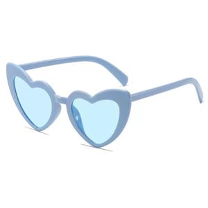 Venta al por mayor caliente <span class=keywords><strong>de</strong></span> la moda del corazón <span class=keywords><strong>Gafas</strong></span> <span class=keywords><strong>De</strong></span> <span class=keywords><strong>Sol</strong></span> para las señoras Clásico Mujeres <span class=keywords><strong>Gafas</strong></span> <span class=keywords><strong>De</strong></span> <span class=keywords><strong>Sol</strong></span> Fiesta Lindo Tonos baratos <span class=keywords><strong>Gafas</strong></span> <span class=keywords><strong>De</strong></span> <span class=keywords><strong>Sol</strong></span> varios colores - Product Image 6