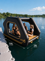 Plateforme flottante gonflable en forme de catamaran avec bar et parc aquatique pour les vacances en famille à la plage