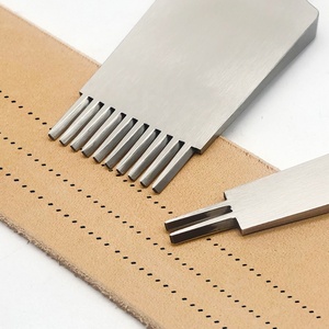 Ensemble d'outils de poinçonnage en cuir en acier inoxydable pour le bricolage Ciseau plat pour la couture et le poinçonnage de trous pour les accessoires d'artisanat du cuir - Product Image 1