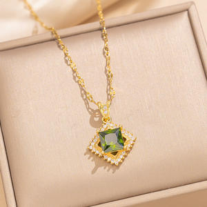 Conjunto de joyería elegante de lujo para mujer al por mayor collar de acero inoxidable con diamantes de imitación Rosa verde anillos ajustables conjunto de pendientes - Product Image 4