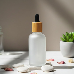 Botella de Vidrio con Gotero para Cosméticos Ecológica con Cuello de Bambú Natural para Envasado de Aceite de Suero, OEM ODM Disponible - Product Image 6