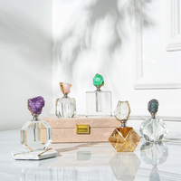 Mini bouteilles d'huile de parfum en verre cristal clair arabe moderne décor à la maison stock avec agate autre artisanat en cristal