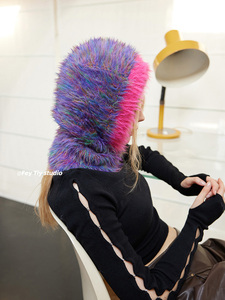 Chapeau de <span class=keywords><strong>cagoule</strong></span> poilu de marque de niche britannique chapeau de pull poilu chaud et polyvalent pour femmes vêtements décontractés quotidiens à la mode - Product Image 4