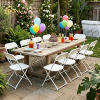 Chaises pliantes blanches portables en plastique très vendues pour fêtes, intérieur et extérieur, idéales pour la salle à manger