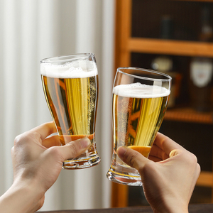 Verres à bière soufflés à la main avec logo <span class=keywords><strong>personnalisé</strong></span>, verres à vin de football mondial, ensemble de verres à bière <span class=keywords><strong>pas</strong></span> chers, verres à bière Pilsner artisanaux transparents – Vente en gros - Product Image 5