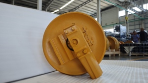 Hochwertige Stahl-Leitrolle für Bagger-Ersatzteile Werksverkauf D155 175-30-00525 D65 14x-30-00431 D65PX-16 D65WX-16 - Product Image 6