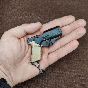 Llavero de pistola con funda G17, modelo metálico 1:3, miniatura de 7 cm, impermeable, novedoso, genial juguete, regalos en stock - Product Image 5