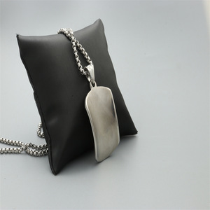 Yunnique – collier avec pendentif géométrique en acier titane, bijoux à la mode, couleur argent blanc, cadeau unisexe - Product Image 3