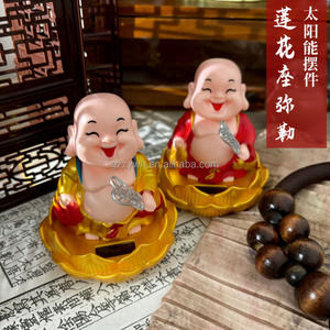 Décoration de voiture de bouddha Maitreya de siège de lotus à éclairage solaire avec figure hochant la tête et ventilateur à bascule - Product Image 3