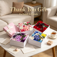 Boîte Cadeau Carrée de Roses Éternelles en Gros – Arrangement Floral de Roses Véritables pour Anniversaires, Fêtes et Souvenirs