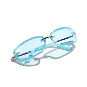 Xunge Lunettes de soleil demi-métal pour femmes Y2K Future Wind Lunettes carrées en couleurs bonbons-Or Blanc Bleu - Product Image 2