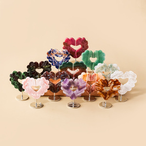 Vente en gros de pierres précieuses naturelles : Cœur en fluorite colorée sculpté en forme d'aile, cristal gravé en forme d'aile d'ange, décoration Feng Shui pour la maison - Product Image 1