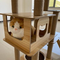 Arbre à chat à 4 niveaux avec poteau à gratter en sisal, niche en peluche, meuble d'intérieur stable et robuste