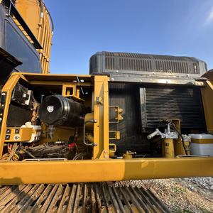 Excavatrice sur chenilles hydraulique d'occasion Caterpillar Cat336D, modèle 2020, 36 tonnes, capacité de la benne de 1,9 m, belle, à faible consommation de carburant - Product Image 2