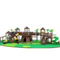 Großer Kinder-Fitnesspark mit Holzrutsche, Kletternetz und Holzrahmen – Outdoor-Spielplatzrutsche mit Holzloch