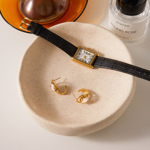 ต่างหูทรงหยดน้ำรูปทรงเรขาคณิตประดับเพชรรูปไข่แบบกรงเล็บ ทำจากสแตนเลส สวมใส่ได้ทุกวัน - Product Image 4