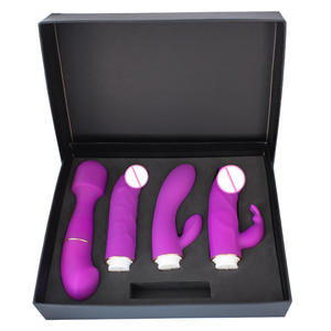 Set Regalo 4 in 1 per Coppie: <span class=keywords><strong>Vibratore</strong></span> Clitorideo a Forma di Coniglio, Dildo, Stimolatore per Capezzoli, Giocattoli Sessuali per Donna in Confezione - Product Image 1
